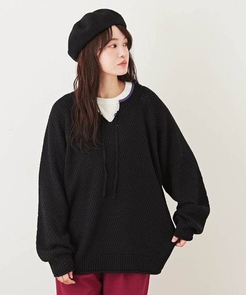 CUBE SUGAR(キューブシュガー)の「バルキーニットリボン付前後着プルオーバー(ニット/セーター・レディース・マスタード/ナチュラル/パープル/ホワイト×ブラック/ブラック・M)」の1枚目の写真