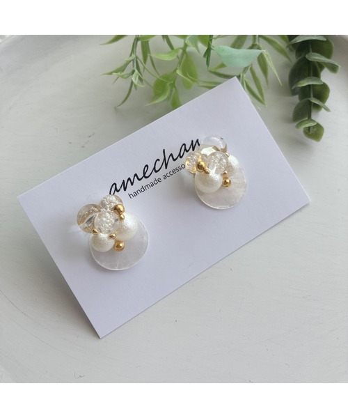 tone(トーン)の「【amechan】海の泡(ピアス)(MA)(ピアス(両耳用)・レディース・ホワイト/ゴールド・FREE)」の1枚目の写真