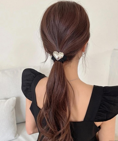 TONE SELECT GOODS（トーンセレクトグッズ）の「pur chouchou/メタルハートシュシュ P4071（シュシュ・レディース・イエローゴールド/ホワイトゴールド・FREE）」の2枚目の写真