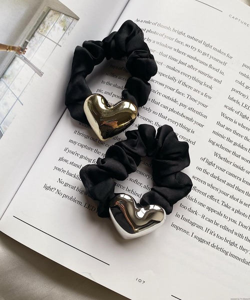 TONE SELECT GOODS（トーンセレクトグッズ）の「pur chouchou/メタルハートシュシュ P4071（シュシュ・レディース・イエローゴールド/ホワイトゴールド・FREE）」の5枚目の写真