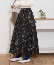 フォレスト線画プリントタックスカート