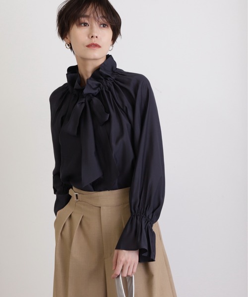 N.(N. Natural Beauty Basic)(エヌエヌナチュラルビューティーベーシック)の「◆シルキーローンフリルネックブラウス(シャツ/ブラウス・レディース・ホワイト/ピンク/ブルー/ネイビー・MEDIUM)」の12枚目の写真