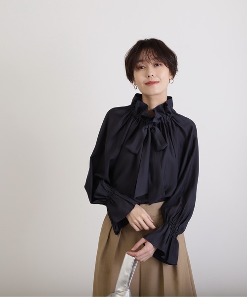 N.(N. Natural Beauty Basic)(エヌエヌナチュラルビューティーベーシック)の「◆シルキーローンフリルネックブラウス(シャツ/ブラウス・レディース・ホワイト/ピンク/ブルー/ネイビー・MEDIUM)」の17枚目の写真