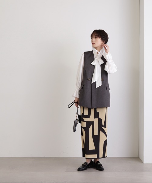 N.(N. Natural Beauty Basic)(エヌエヌナチュラルビューティーベーシック)の「◆シルキーローンフリルネックブラウス(シャツ/ブラウス・レディース・ホワイト/ピンク/ブルー/ネイビー・MEDIUM)」の8枚目の写真