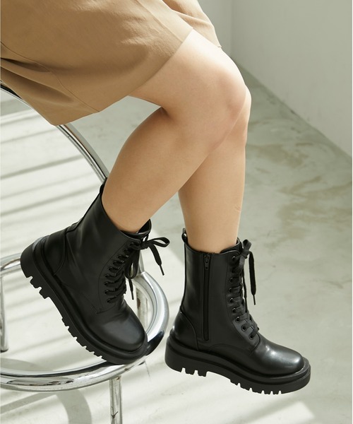 Chaco closet（チャコ クローゼット）の「レースアップトラックソールミドルブーツ（ブーツ・レディース・ダークブラウン/ブラック・M/L/S）」の5枚目の写真