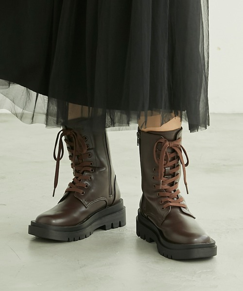 Chaco closet（チャコ クローゼット）の「レースアップトラックソールミドルブーツ（ブーツ・レディース・ダークブラウン/ブラック・M/L/S）」の17枚目の写真