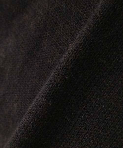 MHL.（エムエイチエル）の「DRY MERINO（ニット/セーター・メンズ・ホワイト/ブラウン/ブラック・LARGE/MEDIUM）」の21枚目の写真