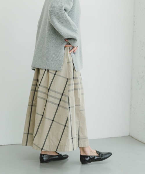 ITEMS URBANRESEARCH(アイテムズ アーバンリサーチ)の「『LONGサイズあり』チェックタックボリュームスカート(スカート・レディース・ライトベージュ/ネイビー/ブルー/チャコールグレー・FREE/L)」の7枚目の写真