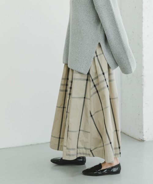 ITEMS URBANRESEARCH(アイテムズ アーバンリサーチ)の「『LONGサイズあり』チェックタックボリュームスカート(スカート・レディース・ライトベージュ/ネイビー/ブルー/チャコールグレー・FREE/L)」の8枚目の写真