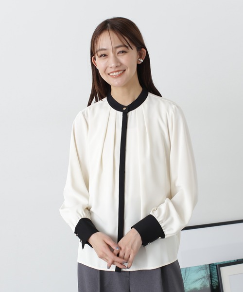 N.（N. Natural Beauty Basic）（エヌエヌナチュラルビューティーベーシック）の「◆バイカラーバンドカラーブラウス（シャツ/ブラウス・レディース・グレー系その他/ベージュ系その他/ホワイト×ブラック/グレー・MEDIUM）」の10枚目の写真