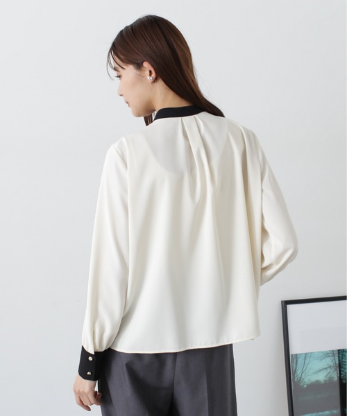 N.（N. Natural Beauty Basic）（エヌエヌナチュラルビューティーベーシック）の「◆バイカラーバンドカラーブラウス（シャツ/ブラウス・レディース・グレー系その他/ベージュ系その他/ホワイト×ブラック/グレー・MEDIUM）」の12枚目の写真