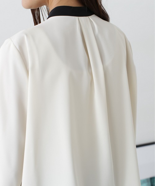 N.（N. Natural Beauty Basic）（エヌエヌナチュラルビューティーベーシック）の「◆バイカラーバンドカラーブラウス（シャツ/ブラウス・レディース・グレー系その他/ベージュ系その他/ホワイト×ブラック/グレー・MEDIUM）」の14枚目の写真