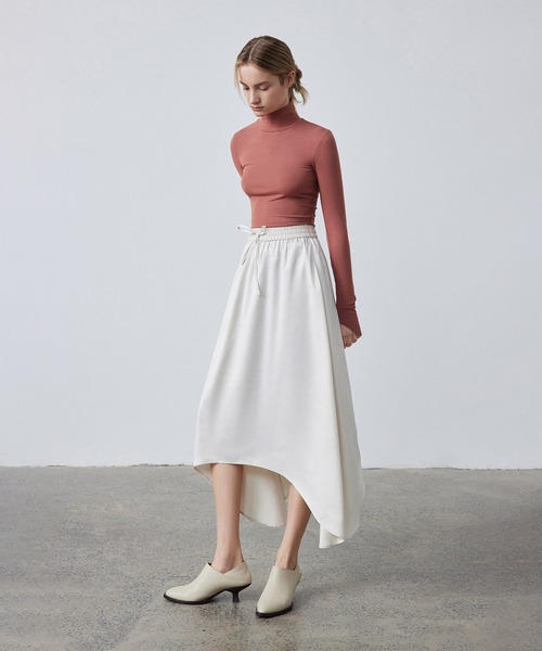 ELOOPS(イーループス)の「【ELOOPS】1枚でも重ね着でも◎ スムースハイネックインナー(Tシャツ/カットソー・レディース・ブラック系その他/カーキ/スモークピンク・L/M/S)」の11枚目の写真