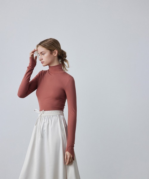 ELOOPS(イーループス)の「【ELOOPS】1枚でも重ね着でも◎ スムースハイネックインナー(Tシャツ/カットソー・レディース・ブラック系その他/カーキ/スモークピンク・L/M/S)」の14枚目の写真
