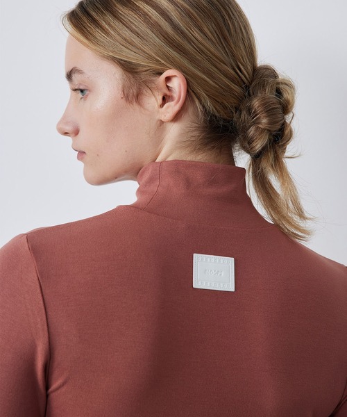 ELOOPS(イーループス)の「【ELOOPS】1枚でも重ね着でも◎ スムースハイネックインナー(Tシャツ/カットソー・レディース・ブラック系その他/カーキ/スモークピンク・L/M/S)」の16枚目の写真