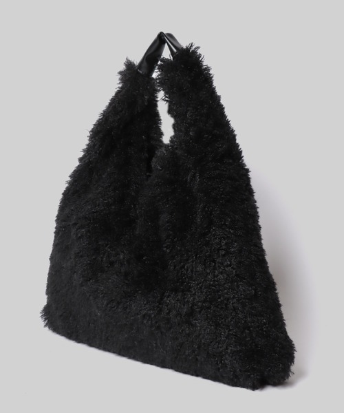 AO2(アオズ)の「Fluffy tote bag / ボリュームファートート(トートバッグ・レディース・ライトブルー/ブラック/ベージュ・FREE)」の5枚目の写真