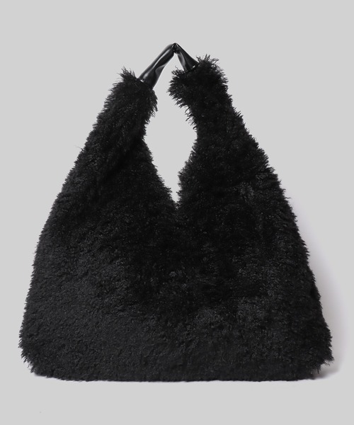AO2(アオズ)の「Fluffy tote bag / ボリュームファートート(トートバッグ・レディース・ライトブルー/ブラック/ベージュ・FREE)」の4枚目の写真