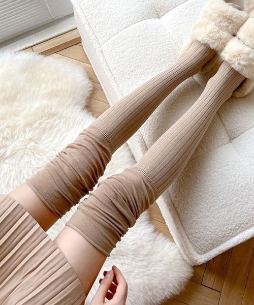 Futier land（フューティアランド）の「くしゅくしゅニーハイソックス（ソックス/靴下・レディース・ホワイト/アイボリー/ブラック/グレー/ベージュ・FREE）」の5枚目の写真