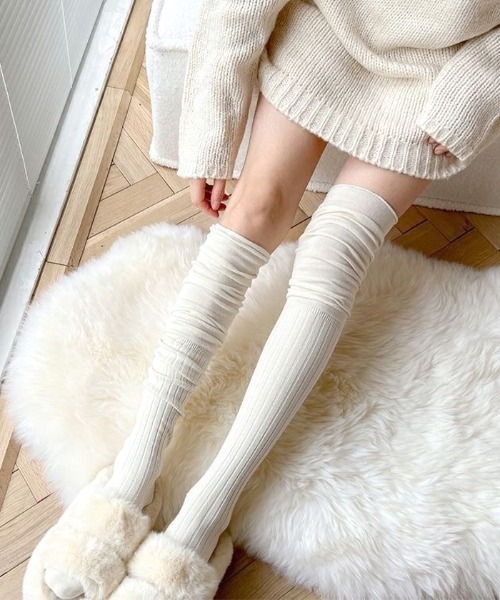 Futier land（フューティアランド）の「くしゅくしゅニーハイソックス（ソックス/靴下・レディース・ホワイト/アイボリー/ブラック/グレー/ベージュ・FREE）」の12枚目の写真