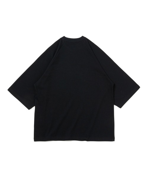 NEW ERA(ニューエラ)の「ニューエラ パフォーマンスアパレル ラグランスリーブ オーバーサイズ(Tシャツ/カットソー・メンズ・ブラック/ホワイト・M/L/XL/XXL)」の5枚目の写真
