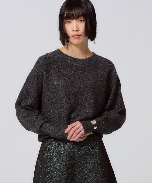 GALLEST（ギャレスト）の「リラックスラメクルーニット（ニット/セーター・レディース・ピンク系/ライトグレー/ライトベージュ/チャコールグレー・38）」の2枚目の写真