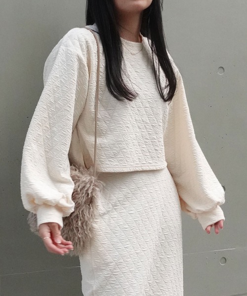 CORNERS(コーナーズ)の「ふくれジャガードキルトショートトップス【セットアップ可能】(スウェット・レディース・チャコールグレー/ブラック/アイボリー・M)」の11枚目の写真