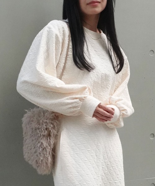 CORNERS(コーナーズ)の「ふくれジャガードキルトショートトップス【セットアップ可能】(スウェット・レディース・チャコールグレー/ブラック/アイボリー・M)」の12枚目の写真