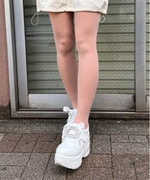 ビジューバックルスニーカー