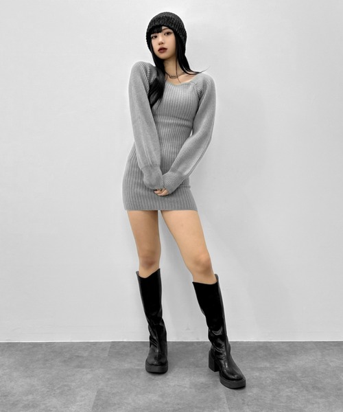 LVEU.(ラブユ.)の「【LVEU.】オープンネックニットミニワンピース / ワンピース ワンピ ミニ ミニワンピ パフスリーブ ニット リブ Uネック ブラック グレー(ワンピース・レディース・グレー/ブラック・FREE)」の4枚目の写真