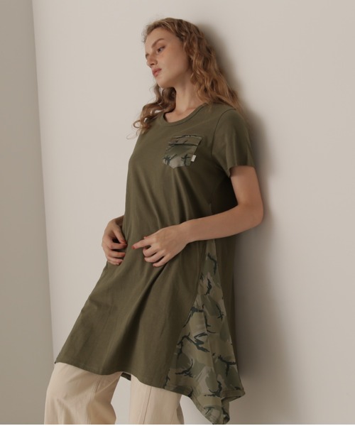 AVIREX(アヴィレックス)の「CAMO PRINT DRAPE ONE PIECE/カモプリントドレープワンピース(ワンピース・レディース・オリーブ/グレー/ブラック・SMALL/MEDIUM/LARGE)」の3枚目の写真
