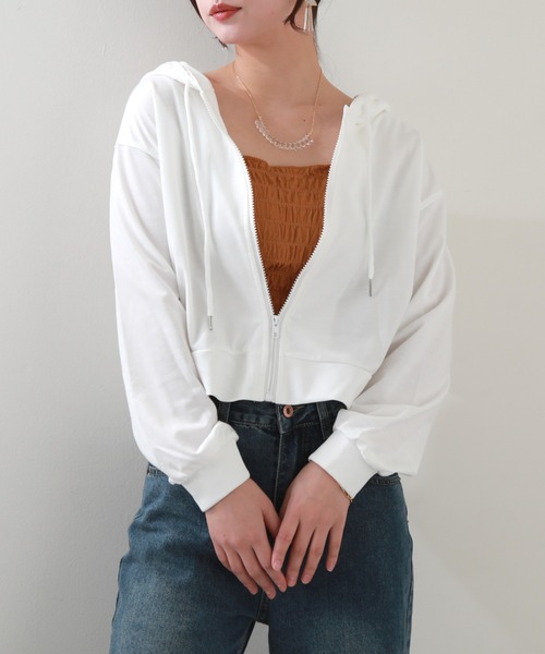 Cheek（チーク）の「クロップドZIPパーカー（パーカー・レディース・オフホワイト/ブラック・MEDIUM）」の4枚目の写真