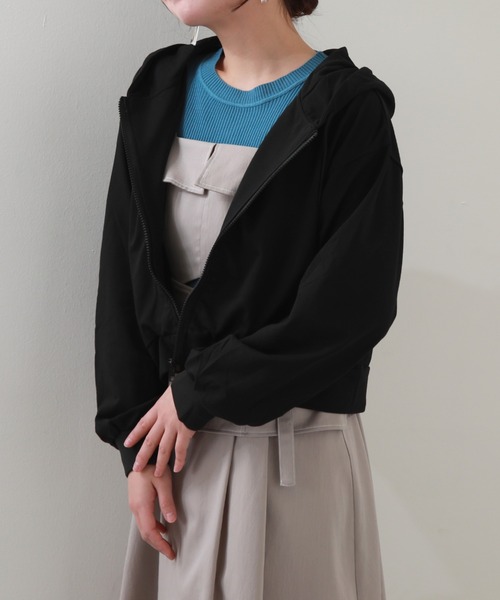 Cheek（チーク）の「クロップドZIPパーカー（パーカー・レディース・オフホワイト/ブラック・MEDIUM）」の8枚目の写真