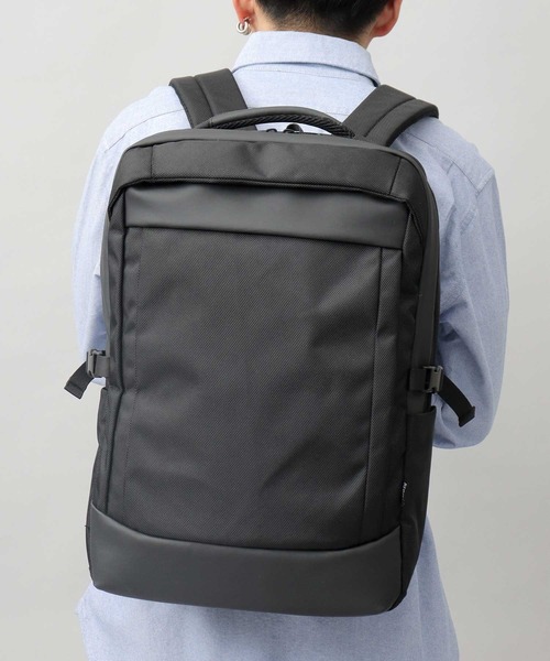 REGiSTA(レジスタ)の「スクエア型 PC収納対応 多収納 大きめサイズ ビジネスリュック(バックパック/リュック・メンズ・ブラック・FREE)」の14枚目の写真