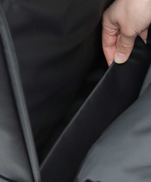 REGiSTA(レジスタ)の「スクエア型 PC収納対応 多収納 大きめサイズ ビジネスリュック(バックパック/リュック・メンズ・ブラック・FREE)」の18枚目の写真