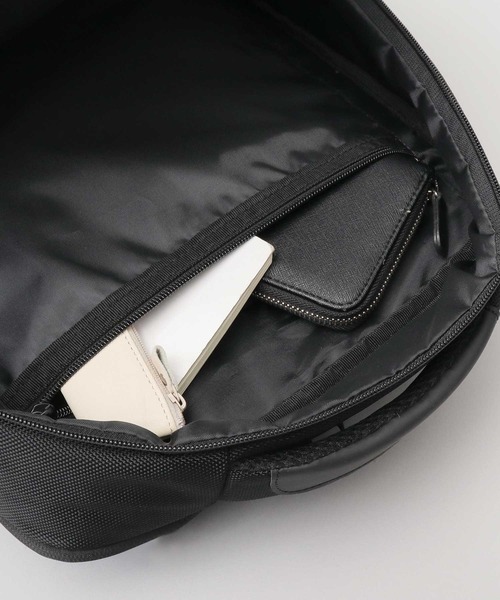 REGiSTA(レジスタ)の「スクエア型 PC収納対応 多収納 大きめサイズ ビジネスリュック(バックパック/リュック・メンズ・ブラック・FREE)」の20枚目の写真