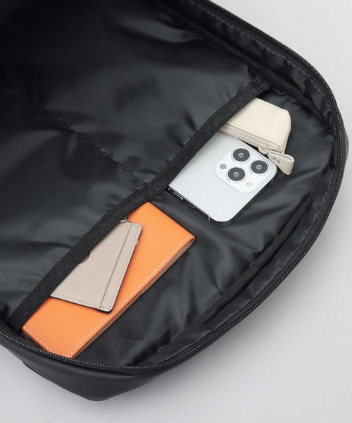 REGiSTA(レジスタ)の「スクエア型 PC収納対応 多収納 大きめサイズ ビジネスリュック(バックパック/リュック・メンズ・ブラック・FREE)」の21枚目の写真