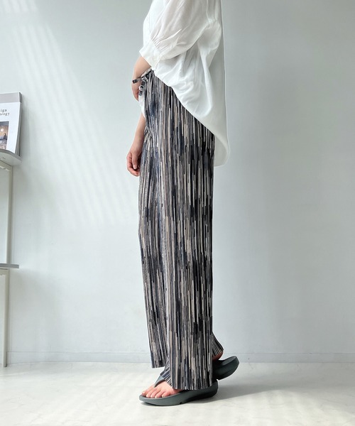 AS KNOW AS plus（アズノゥアズプラス）の「◎カットOK!! プリーツパンツ（その他パンツ・レディース・モカ/グレイッシュベージュ/ブラック系/ブラウン系/ブルー系/ピンク系/ブラック/アイボリー系/グレー系/ブラック系1/アイボリー系1/グレー系1・FREE）」の4枚目の写真