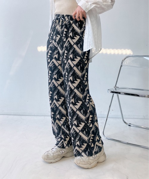 AS KNOW AS plus(アズノゥアズプラス)の「◎カットOK!! プリーツパンツ(その他パンツ・レディース・モカ/グレイッシュベージュ/ブラック系/ブラウン系/ブルー系/ピンク系/ブラック/アイボリー系/グレー系/ブラック系1/アイボリー系1/グレー系1/ブラック系2/ネイビー系2・FREE)」の5枚目の写真