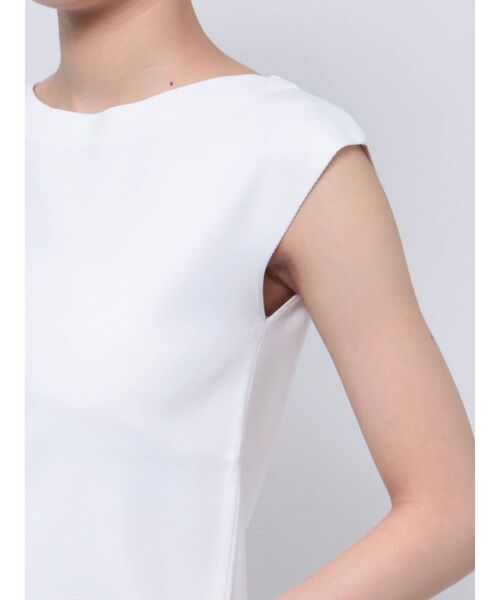 LAGUNAMOON(ラグナムーン)の「ミニマルボートネックニットプルオーバー(ニット/セーター・レディース・ホワイト/ブラック/オレンジ・FREE)」の9枚目の写真