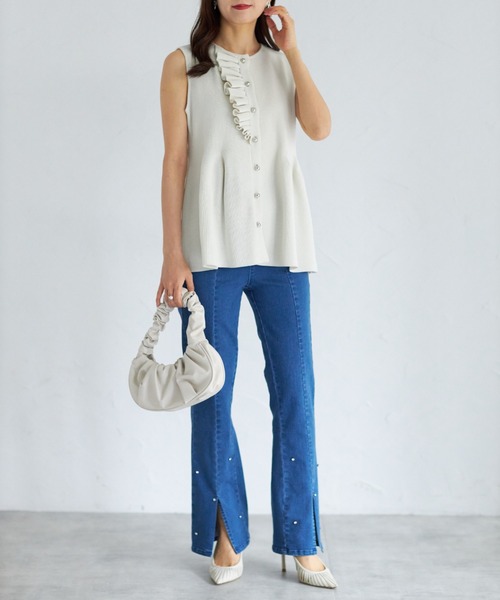 tocco closet（トッコ　クローゼット）の「【ZOZO限定】フロントフリルパールトップス（Tシャツ/カットソー・レディース・ブラック/オフホワイト・M）」の5枚目の写真