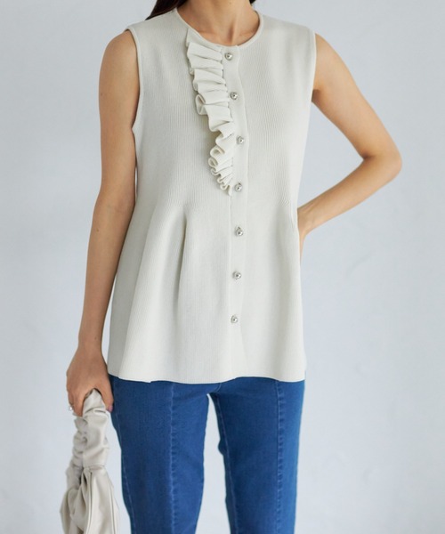 tocco closet（トッコ　クローゼット）の「【ZOZO限定】フロントフリルパールトップス（Tシャツ/カットソー・レディース・ブラック/オフホワイト・M）」の6枚目の写真