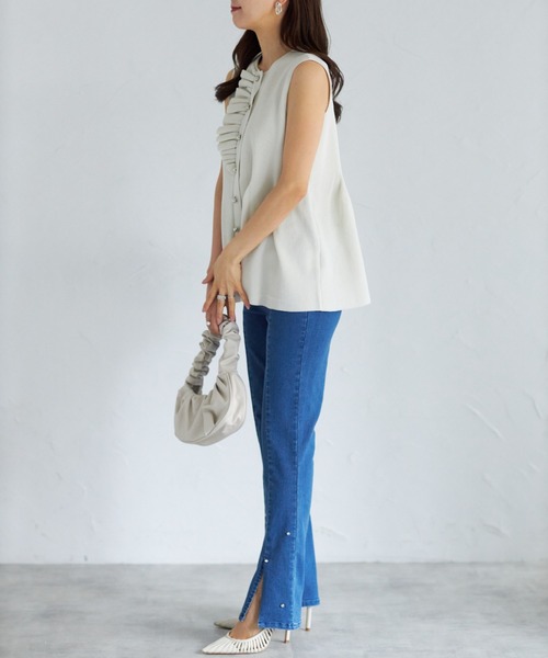 tocco closet（トッコ　クローゼット）の「【ZOZO限定】フロントフリルパールトップス（Tシャツ/カットソー・レディース・ブラック/オフホワイト・M）」の7枚目の写真
