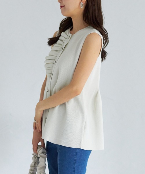 tocco closet（トッコ　クローゼット）の「【ZOZO限定】フロントフリルパールトップス（Tシャツ/カットソー・レディース・ブラック/オフホワイト・M）」の8枚目の写真
