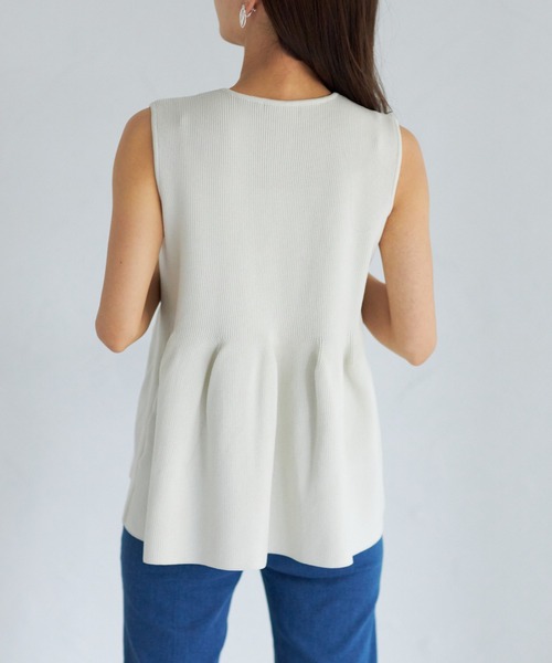 tocco closet（トッコ　クローゼット）の「【ZOZO限定】フロントフリルパールトップス（Tシャツ/カットソー・レディース・ブラック/オフホワイト・M）」の10枚目の写真