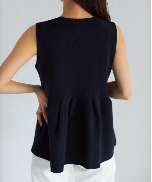 tocco closet（トッコ　クローゼット）の「【ZOZO限定】フロントフリルパールトップス（Tシャツ/カットソー・レディース・ブラック/オフホワイト・M）」の14枚目の写真