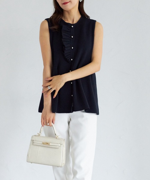 tocco closet（トッコ　クローゼット）の「【ZOZO限定】フロントフリルパールトップス（Tシャツ/カットソー・レディース・ブラック/オフホワイト・M）」の16枚目の写真