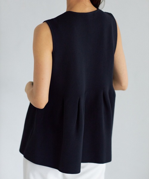tocco closet（トッコ　クローゼット）の「【ZOZO限定】フロントフリルパールトップス（Tシャツ/カットソー・レディース・ブラック/オフホワイト・M）」の19枚目の写真