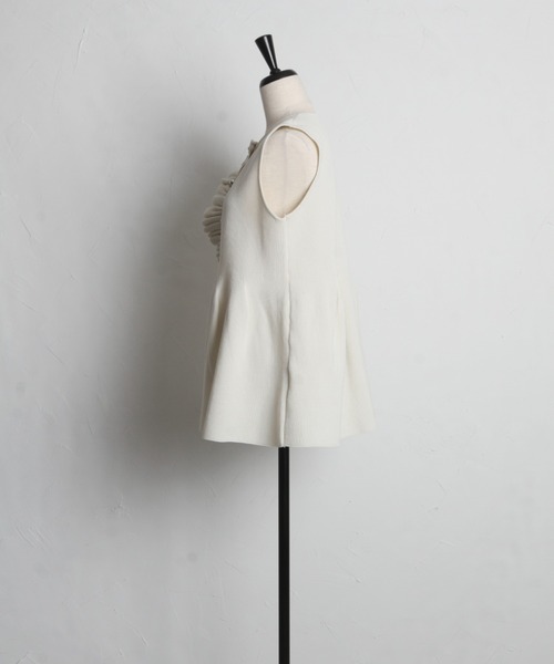tocco closet（トッコ　クローゼット）の「【ZOZO限定】フロントフリルパールトップス（Tシャツ/カットソー・レディース・ブラック/オフホワイト・M）」の22枚目の写真