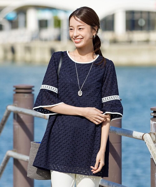 t b センソユニコ　チュニック　ロングジレ　白レース　未使用 小倉優子さん着用】パンチングレース配色チュニック（シャツ