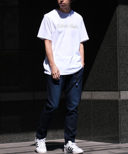 Calvin Klein(カルバン・クライン)の「【Calvin Klein/カルバンクライン】Logo T-Shirt/CKロゴ 半袖クルーネックTシャツ レギュラーフィット(Tシャツ/カットソー・メンズ・ブラック/ホワイト・S/M/L/XL)」の9枚目の写真